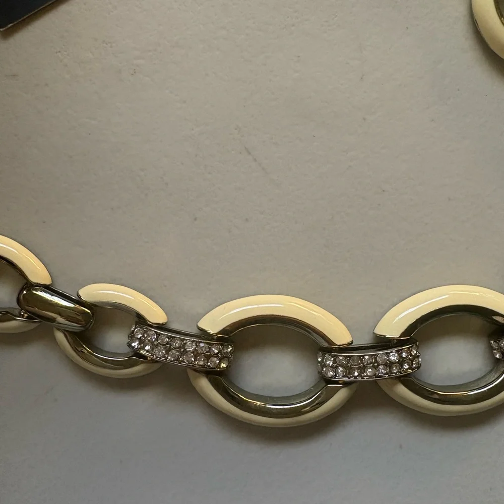 NWT Gold and Cream rhinestone Necklace - Picture 3 of 5